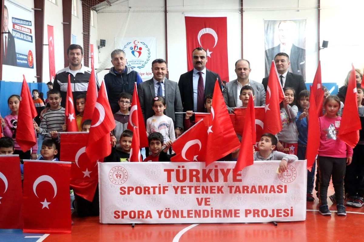 Develili öğrencilerden Mehmetçiğe destek
