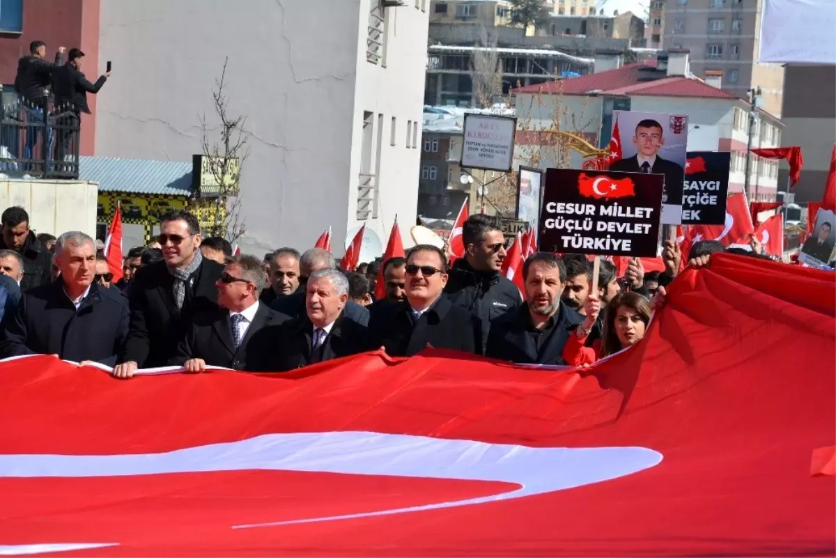 Hakkari halkı İdlib şehitleri için tek yürek oldu