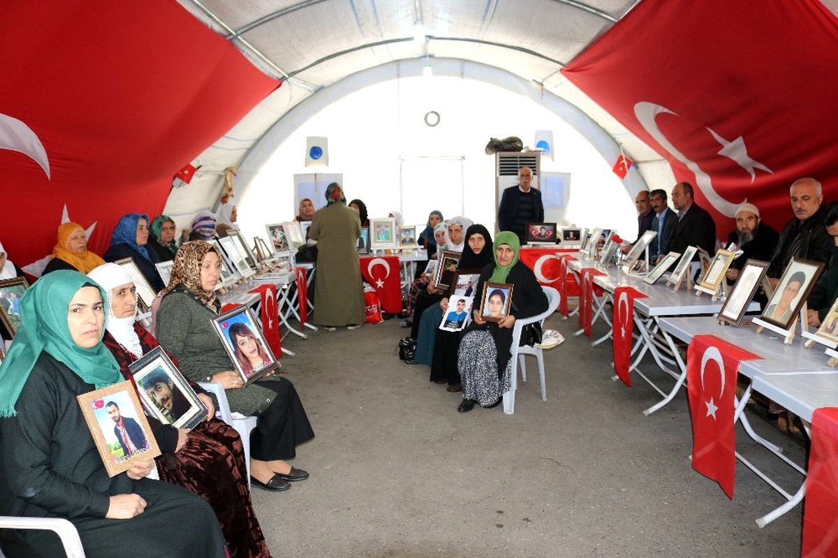 HDP önündeki ailelerin evlat nöbeti 184\'üncü gününde