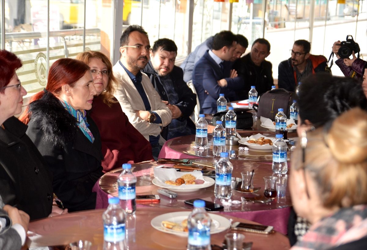 İletişim Başkanlığı Bölge Müdürü Burcu, Kütahya\'da gazetecilerle bir araya geldi