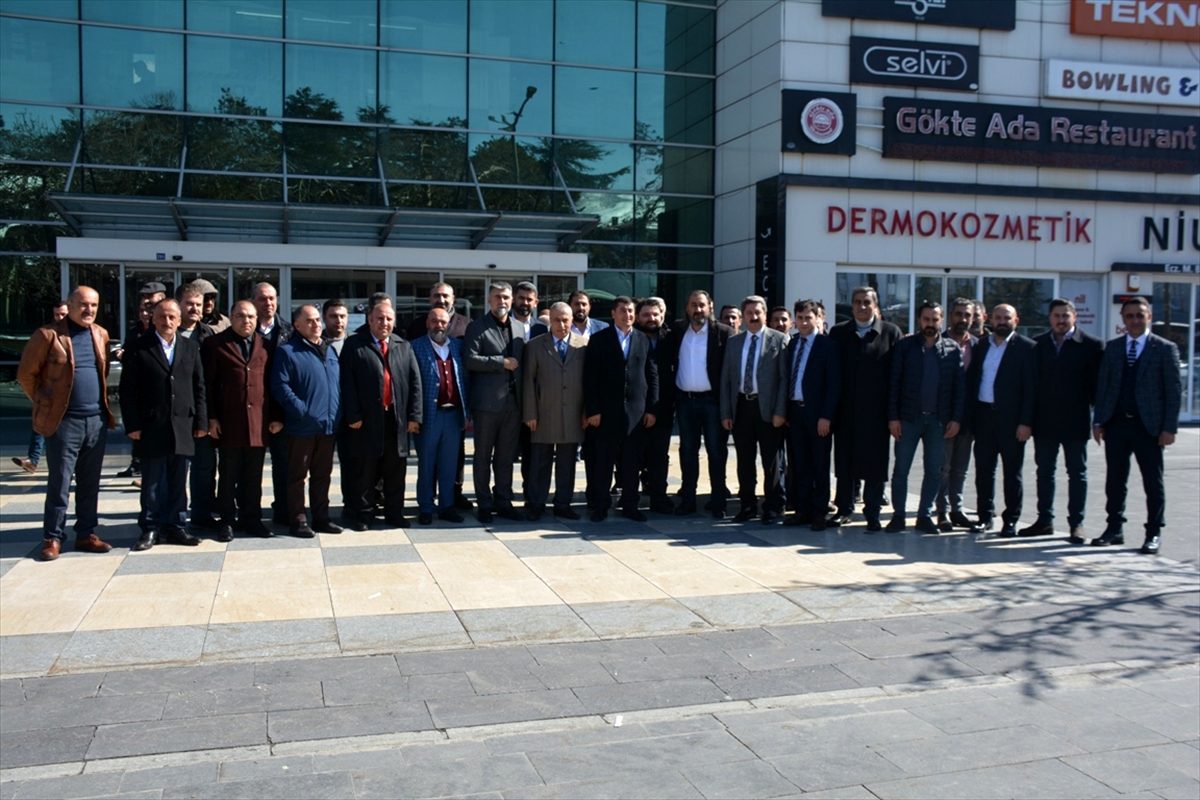 İş insanı İzsiz, BİGİAD üyeleri ile bir araya geldi