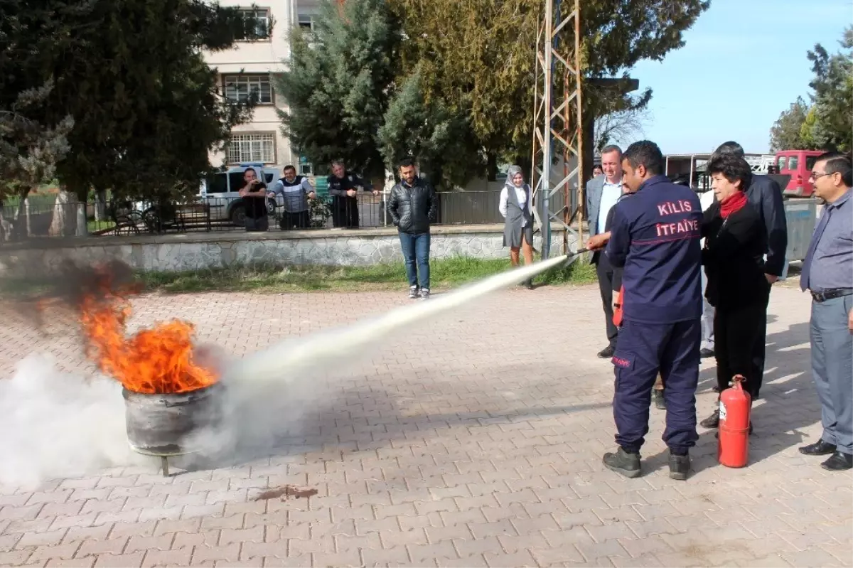 İtfaiyeden yangın eğitimleri sürüyor