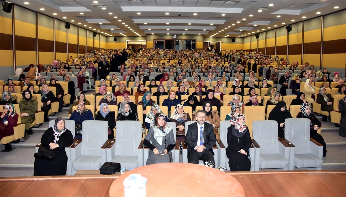 Kırıkkale\'de "Üretim ve Tüketim Eksininde Kadın" konulu konferans