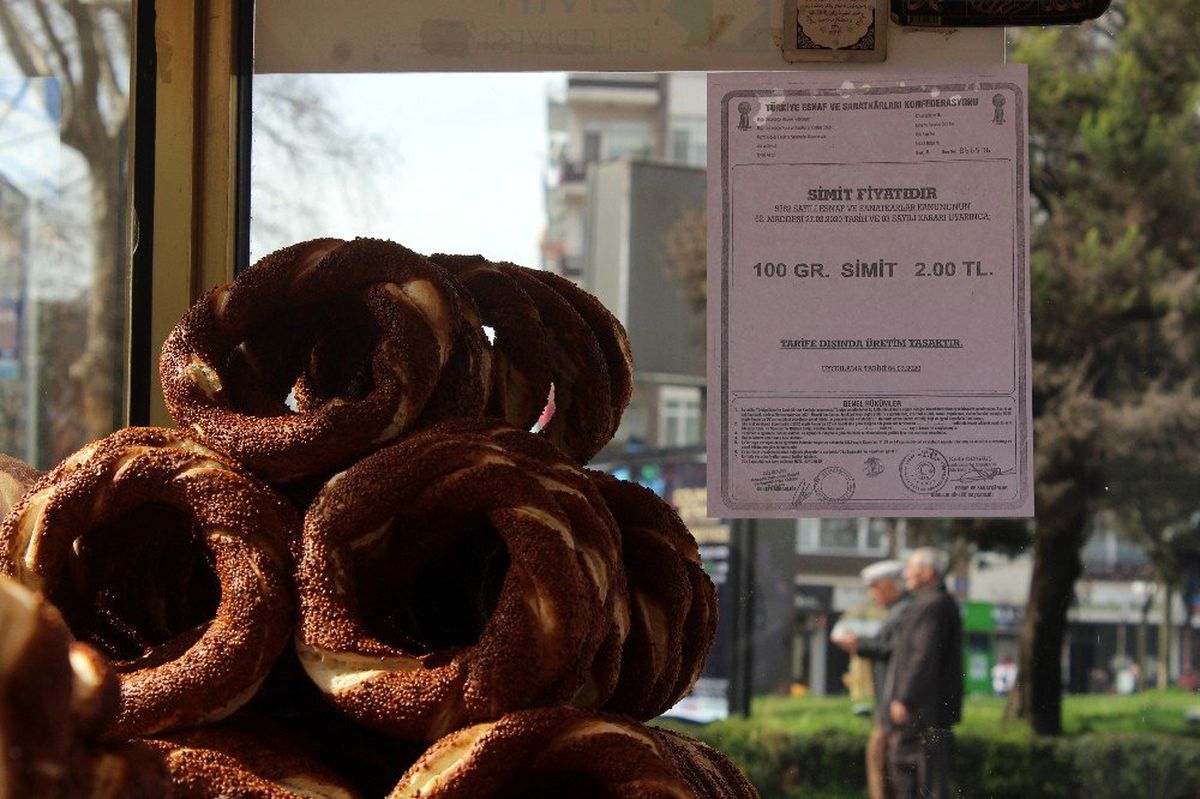 Kocaeli\'de 2 TL olan simit ekmekten daha pahalıya satılıyor