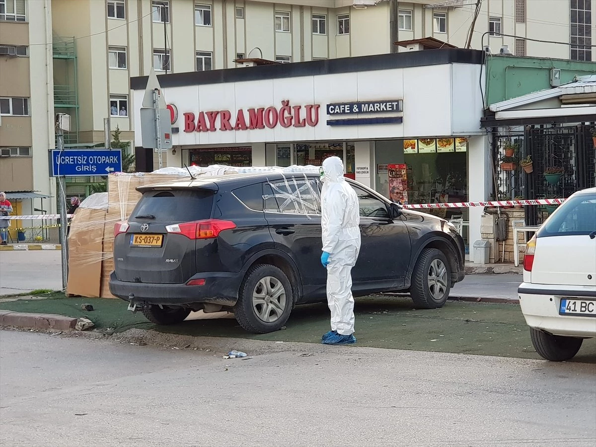 Kocaeli\'de yabancı plakalı araçta bir kişi ölü bulundu