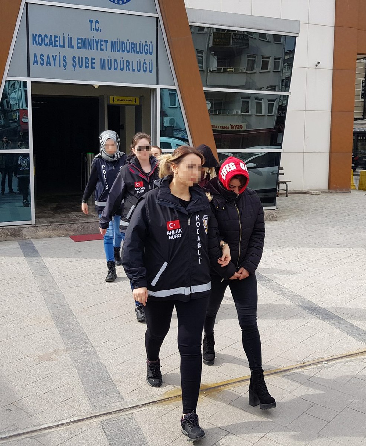 Kocaeli\'deki fuhuş operasyonunda yakalananlar serbest bırakıldı