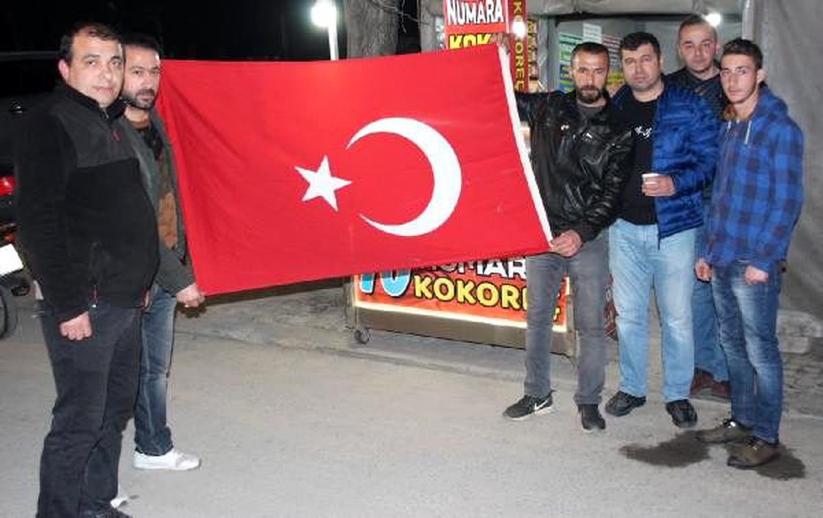 Kokoreç ustasından Mehmetçik Vakfı\'na bağış
