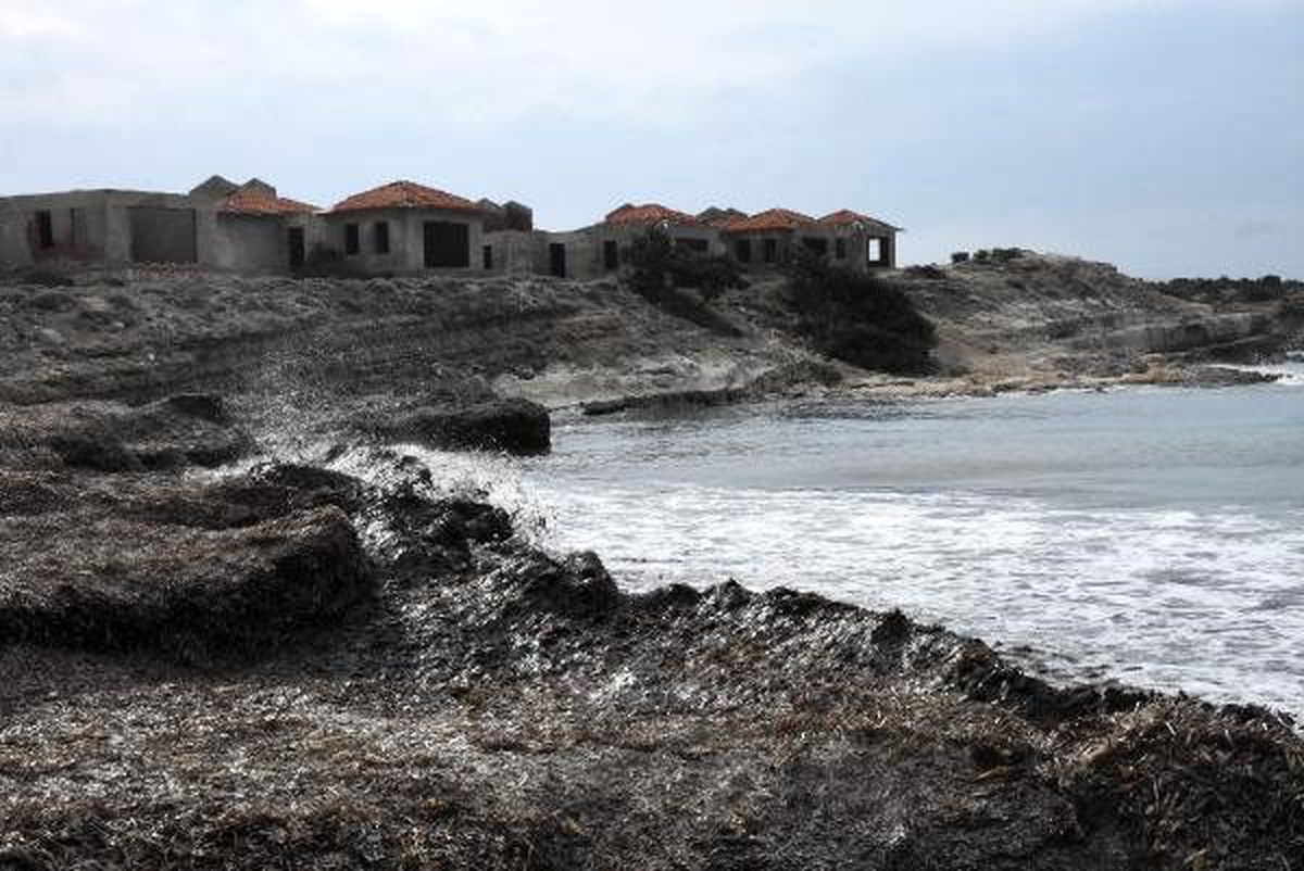 Lodos uyarısı, göçmenlerin geçişini engelledi