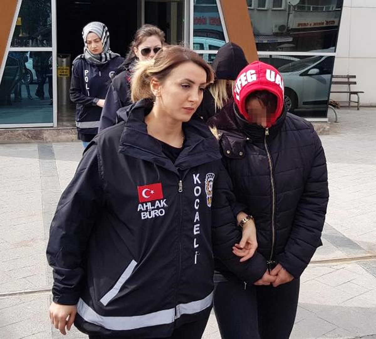 Masaj salonuna fuhuş operasyonu: 3 gözaltı