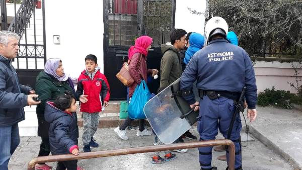 Midilli\'de göçmenlerin gergin bekleyişi sürüyor