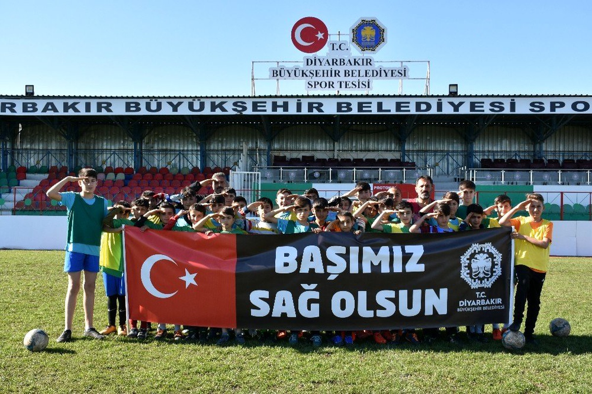 Minik sporculardan Mehmetçiğe destek