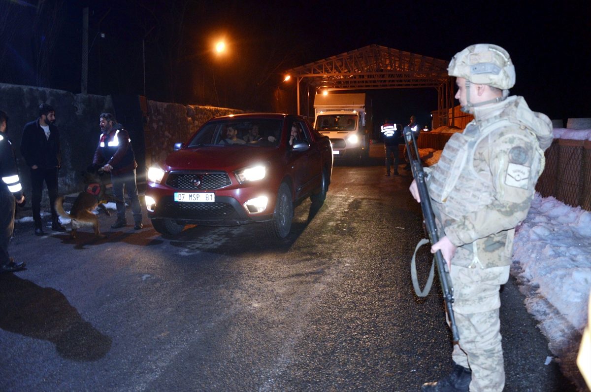 Muş\'ta "Başka Yol Yok, Uyuşturucuya Geçit Yok" uygulaması
