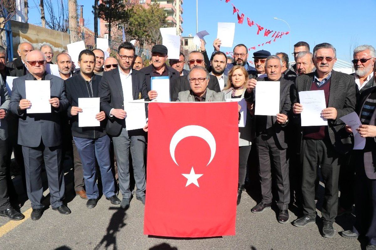 Nevşehir\'de muhtarlar askerlik için başvuru yaptı