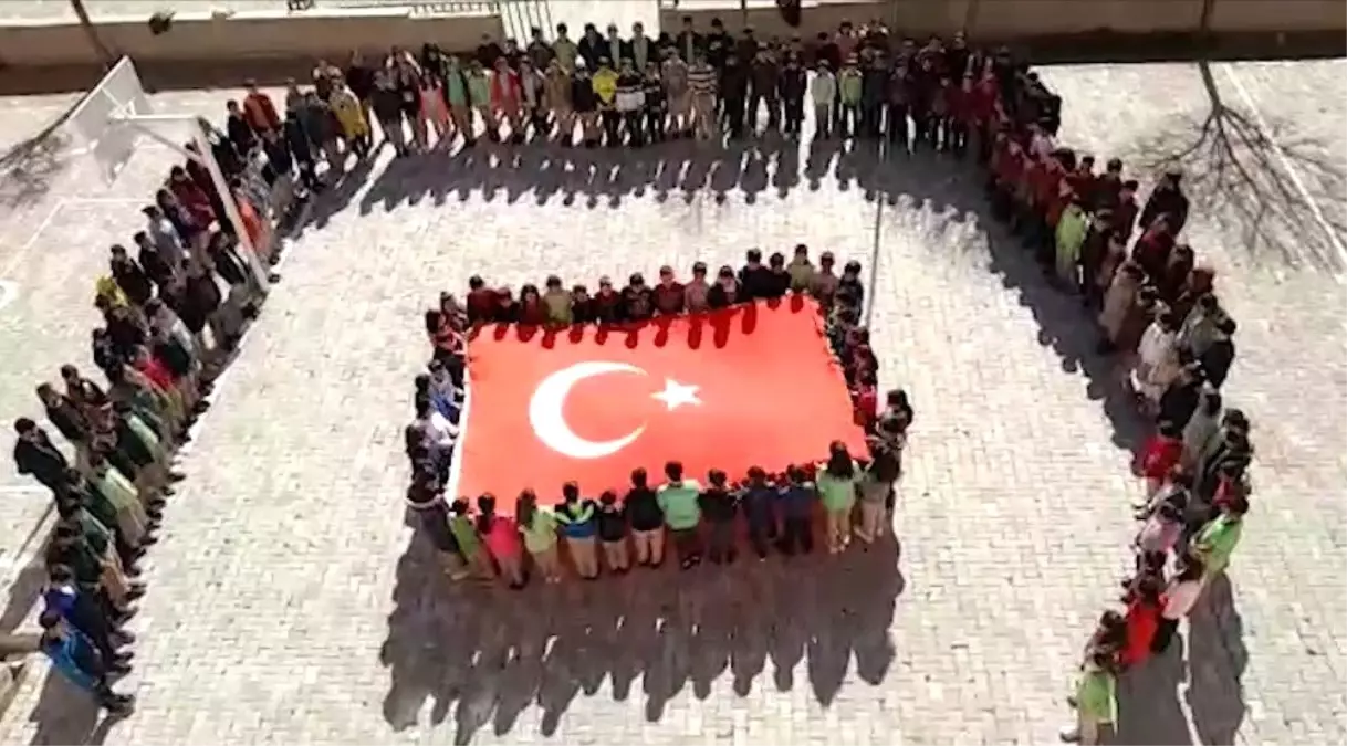 Öğrenciler Mehmetçik için tek yürek oldu