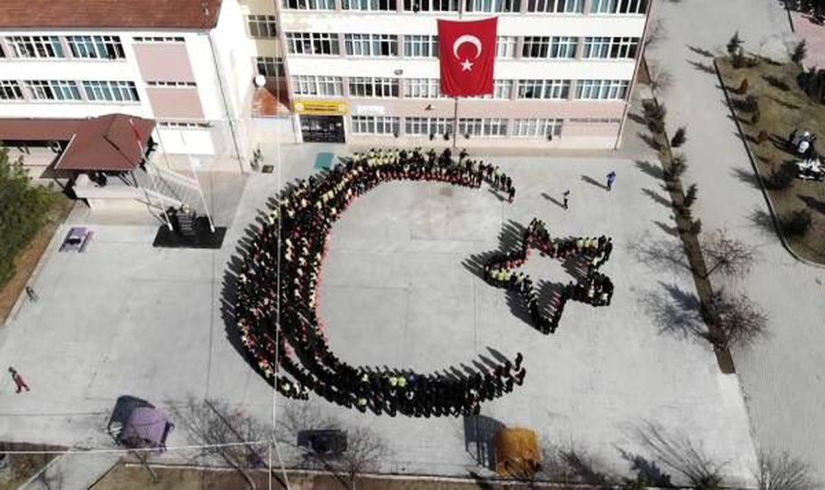 Öğrencilerden Mehmetçiğe özel video