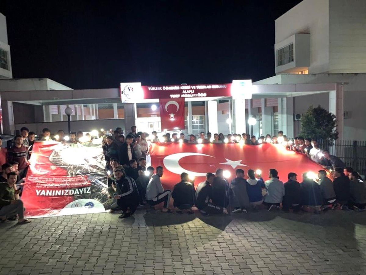 Öğrencilerden Mehmetçik\'e anlamlı destek