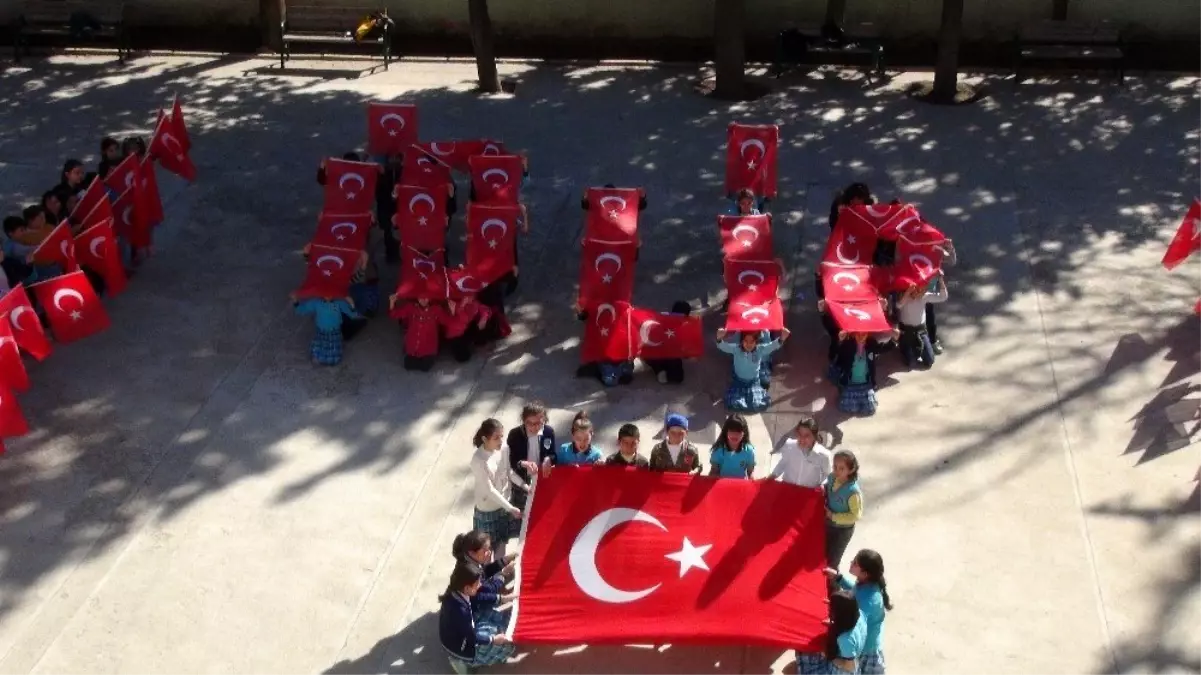 Öğrencilerden Türk bayraklı İdlib kareografisi