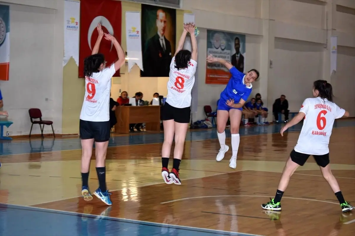 Okul Sporları Hentbol Grup müsabakaları Afyonkarahisar\'da başlıyor