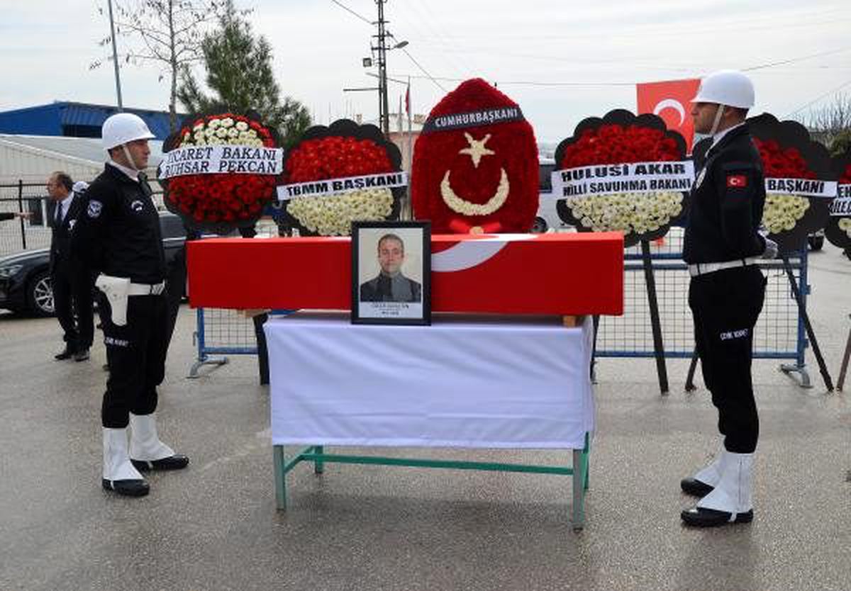 Şehit gümrük memuru, son yolculuğuna uğurladı
