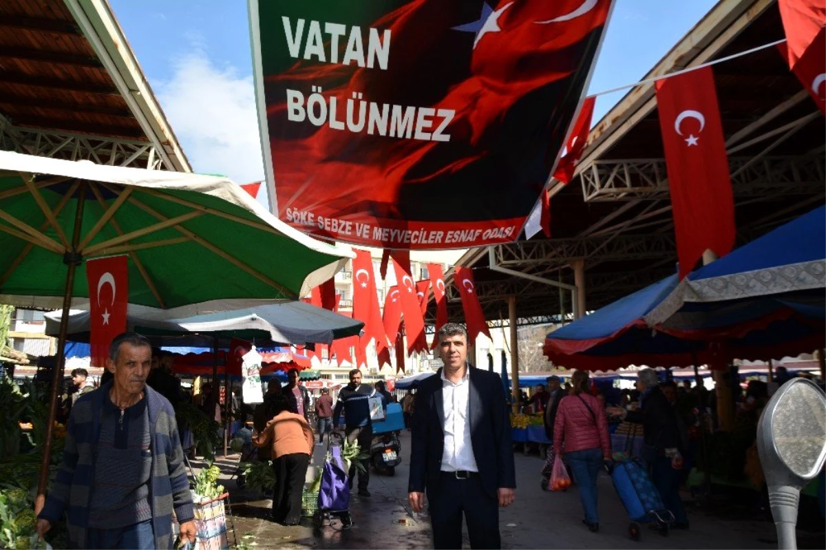 Söke\'de pazar alanı Türk Bayrakları ile donatıldı