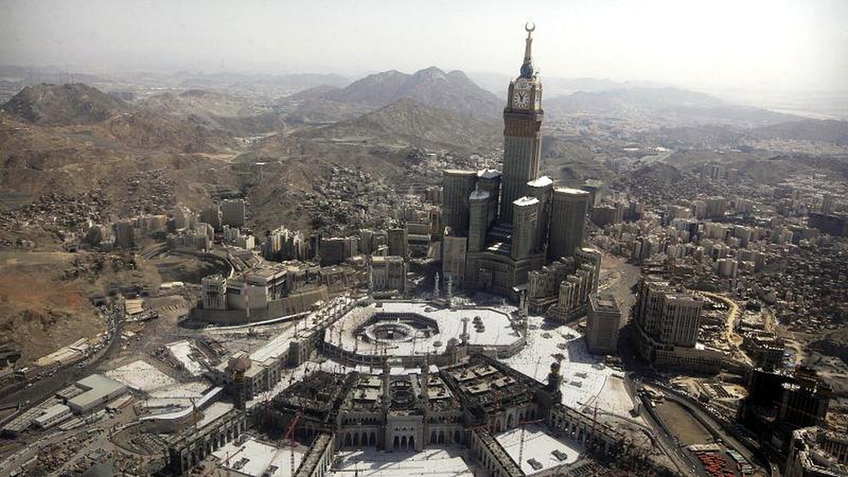 Suudi Arabistan yabancılardan sonra vatandaşlarına da umreyi yasakladı