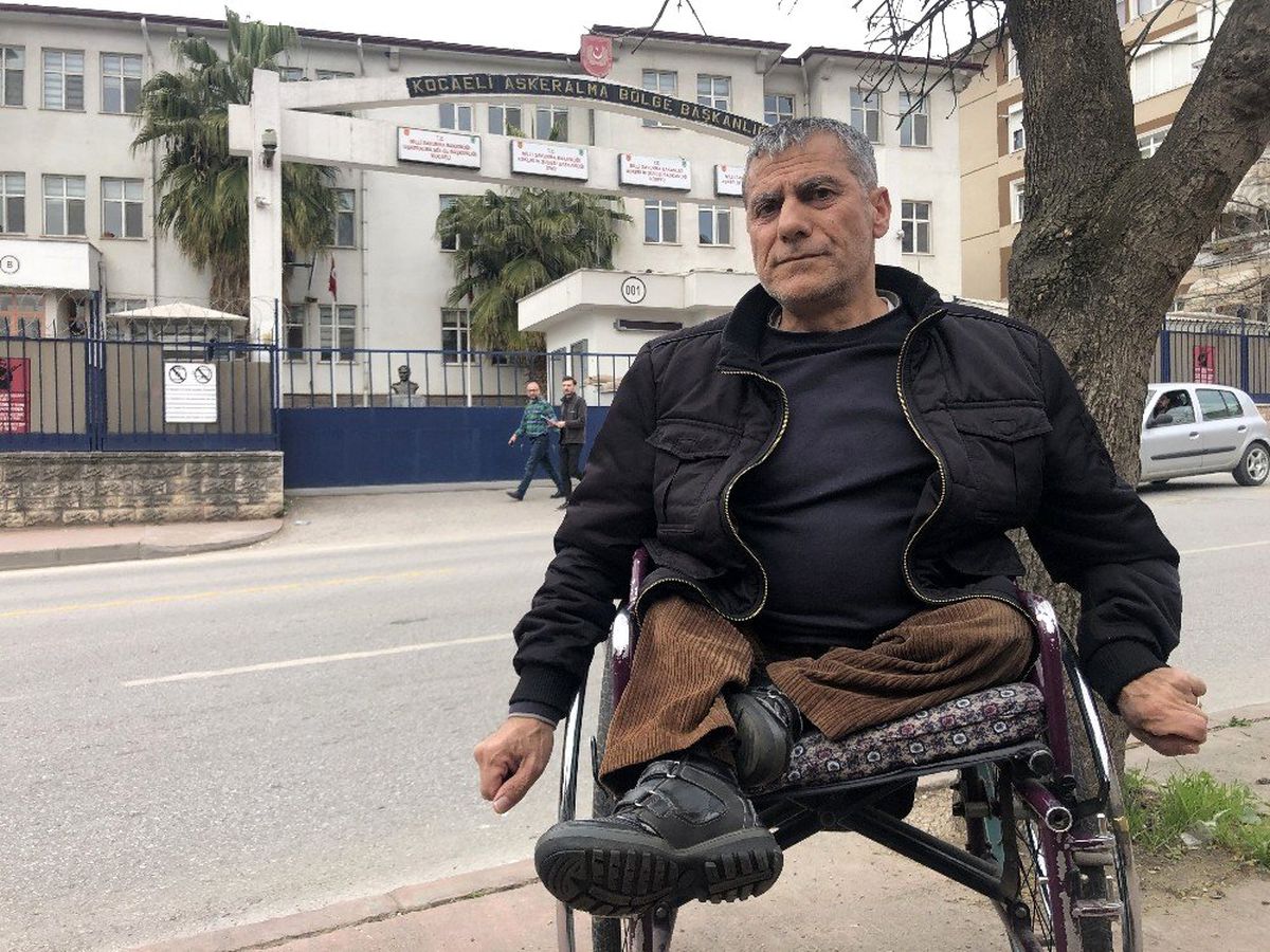 Tekerlekli sandalyesiyle gönüllü askerlik başvurusunda bulundu