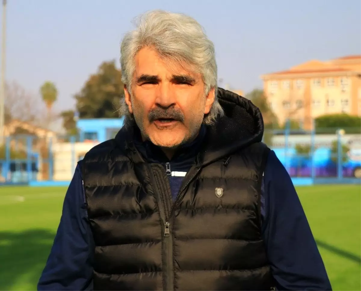 Uğur Tütüneker: "Süper Lig\'e ilk ikiden çıkmayı kovalıyoruz"