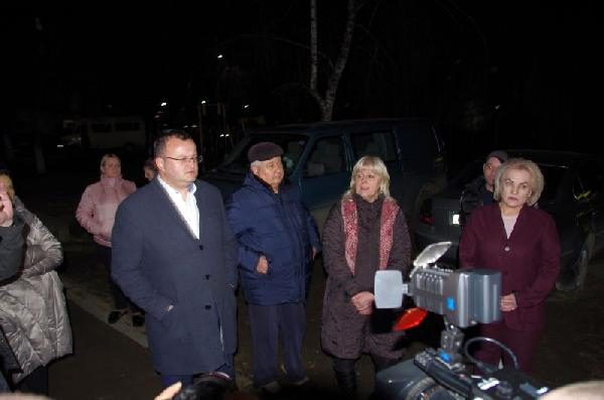 Ukrayna\'da koronavirüs taşıyan kişinin eşine komşularından tepki