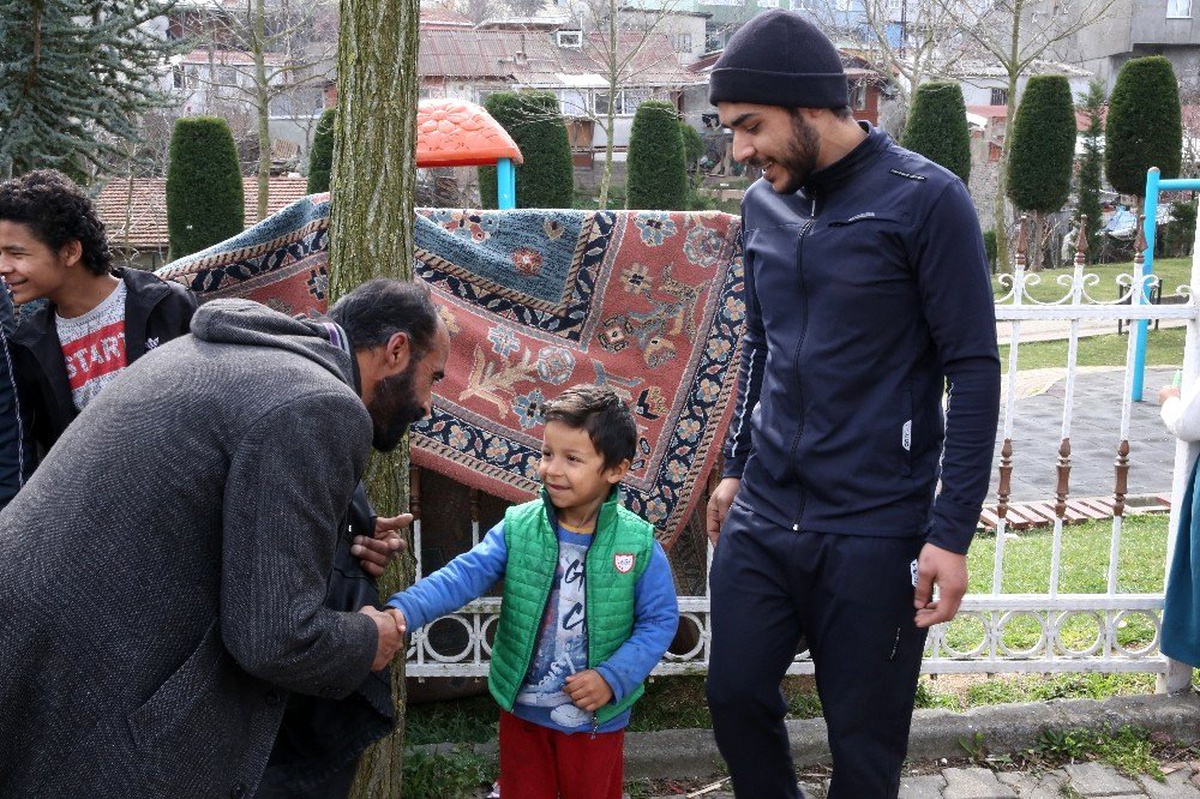 Ümraniye\'den yola çıkan 23 Suriyeli memleketlerine dönüyor