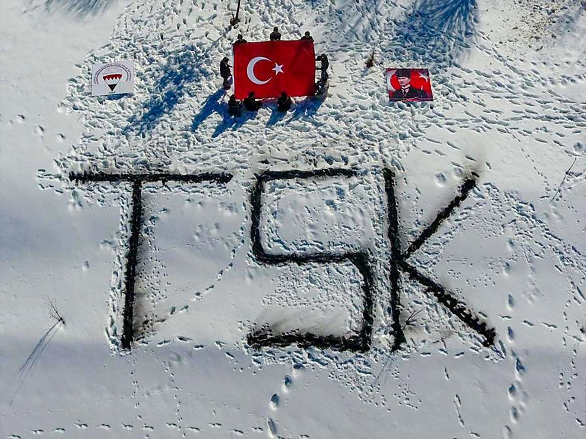 Van\'da öğrencilerden Bahar Kalkanı Harekatı\'na destek