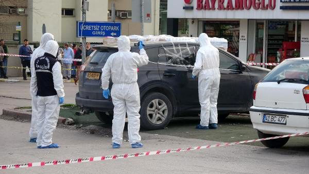 Yabancı plakalı cipte ceset bulundu, ekipler hastalık şüphesiyle önlem aldı (2)