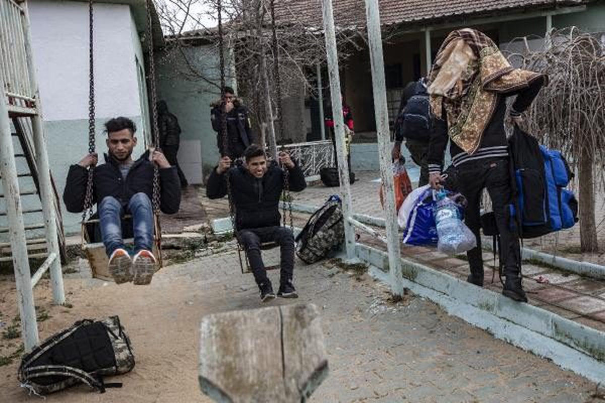 Yunan güvenlik güçleri göçmenleri dövüp, saatlerce aç, susuz bırakmış
