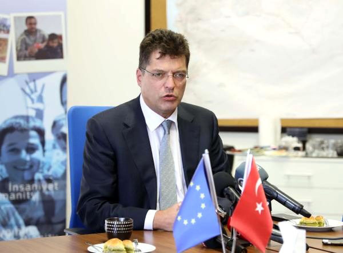 AB komisyonu üyesi Lenarcic: Politik görüşmeler başlamalı