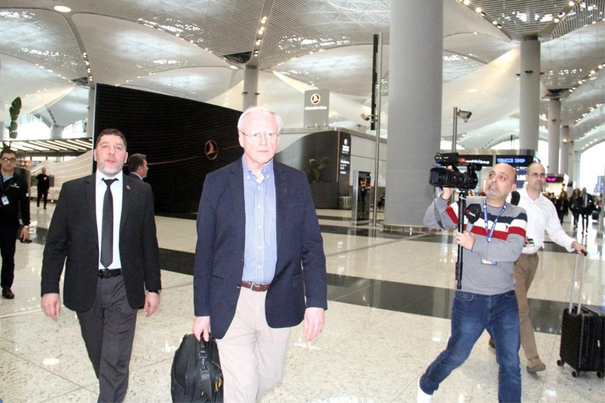 ABD Suriye Özel Temsilcisi James Jeffrey VIP yerine yolcu terminalini kullandı