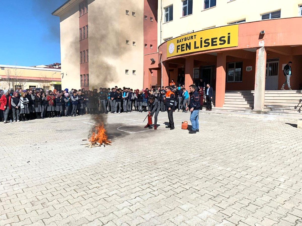 AFAD\'tan öğrencilere deprem ve yangın eğitimi