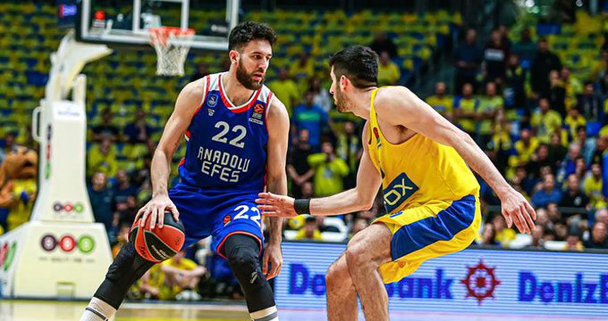 Anadolu Efes, Maccabi Fox\'a 77-75 yenildi