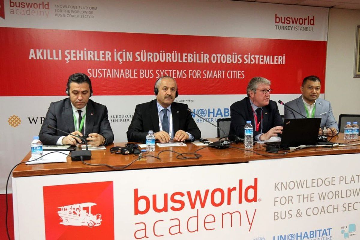 Başkan Büyükgöz, fuarda konferans verdi