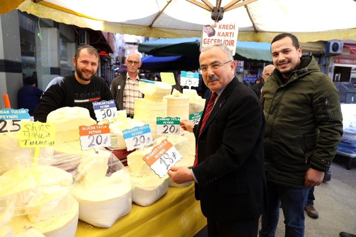Başkan halk pazarında