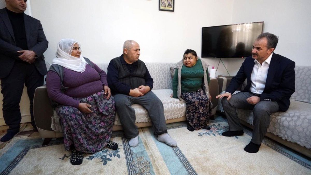 Başkan Kılınç, engelli vatandaşı evinde ziyaret etti