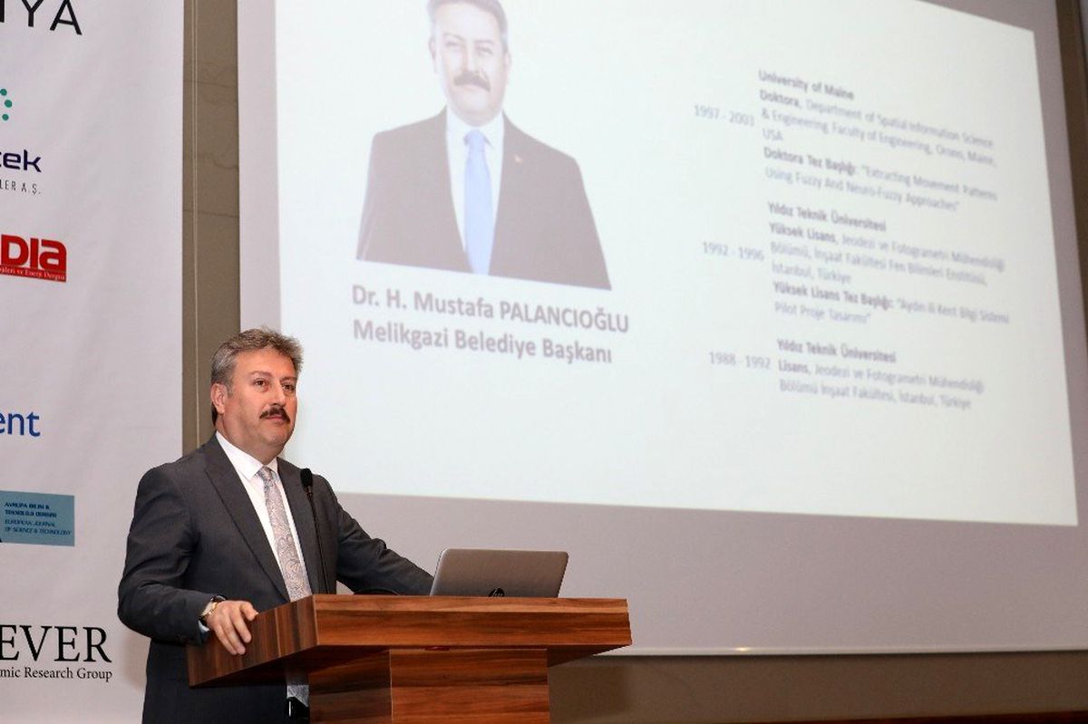 Başkan Palancıoğlu \'Dijital Dönüşüm Konferansı\'na katıldı