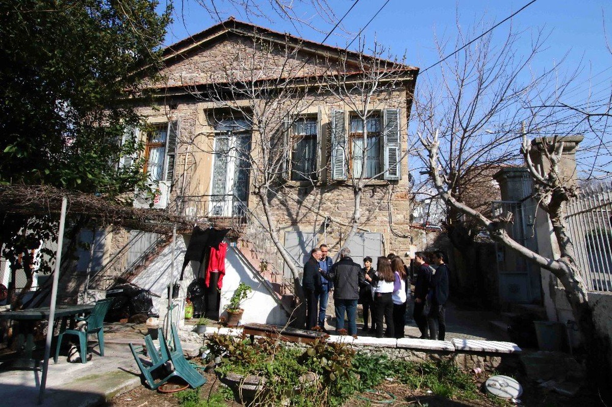 Bayraklı\'nın tarihi evleri arşivleniyor