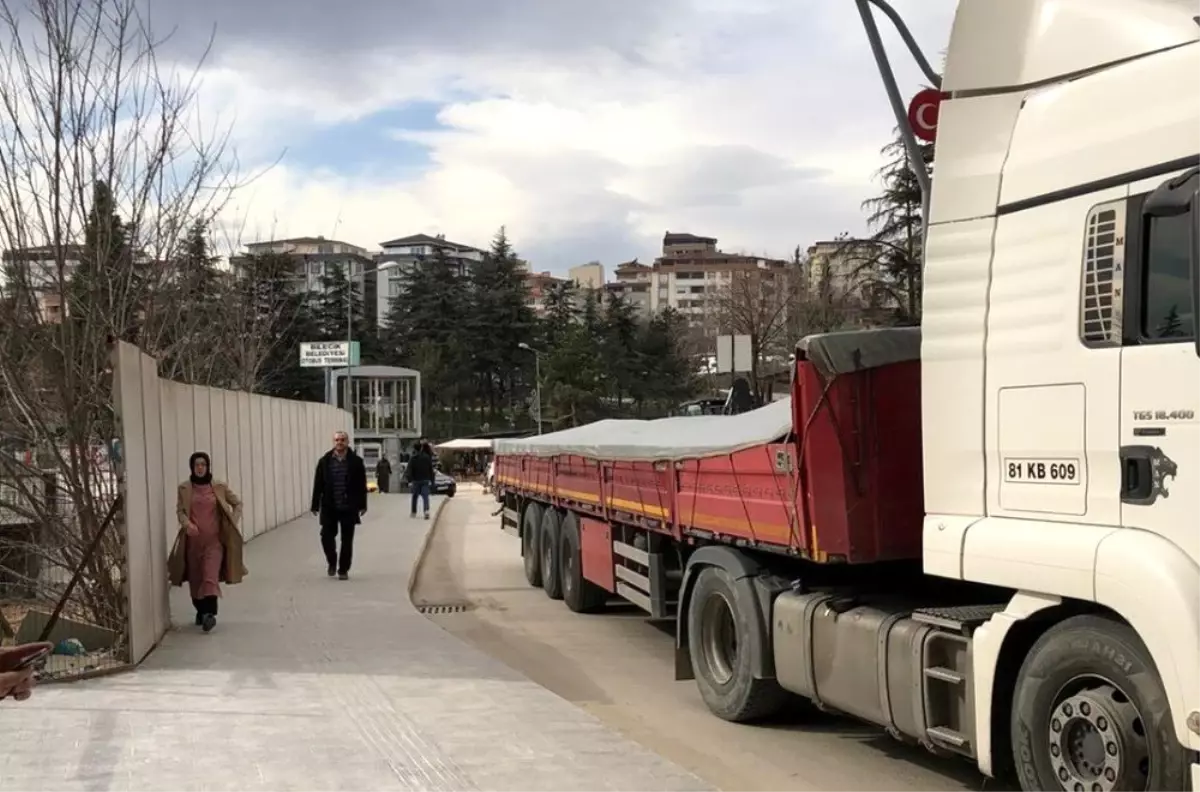 Bilecik\'te tırlar yanlış istikamete yönlendirince sürücüler zor anlar yaşadı