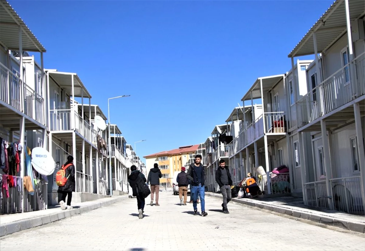 Deprem bölgesi Elazığ\'da 3 bin kişilik konteyner kentler hazır, 529 aile yerleşti