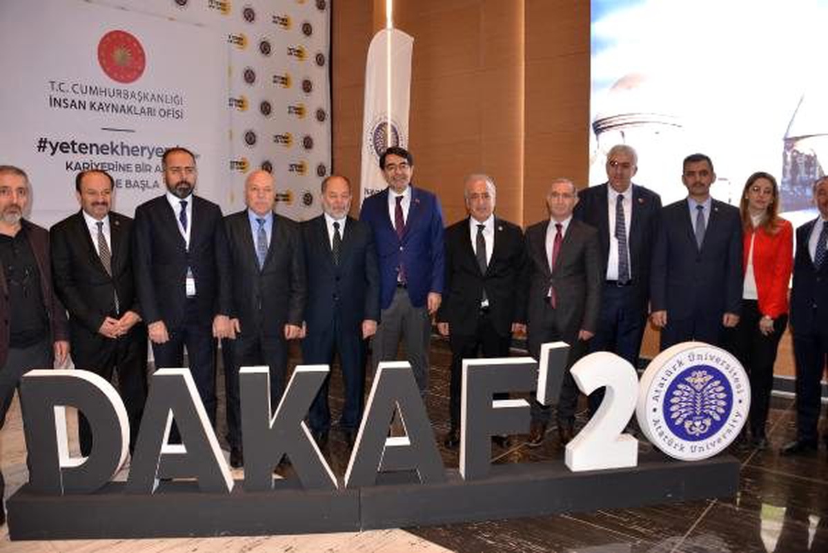 Doğu Anadolu Kariyer Fuarı, 11 üniversitenin katılımıyla başladı