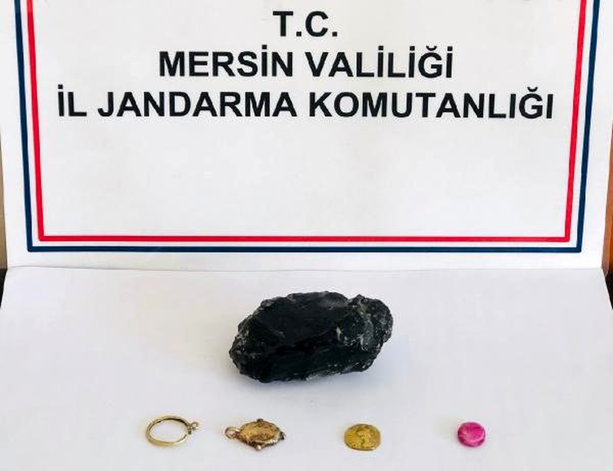 Erdemli\'de tarihi eser operasyonu; Roma dönemine ait eserler ele geçirildi
