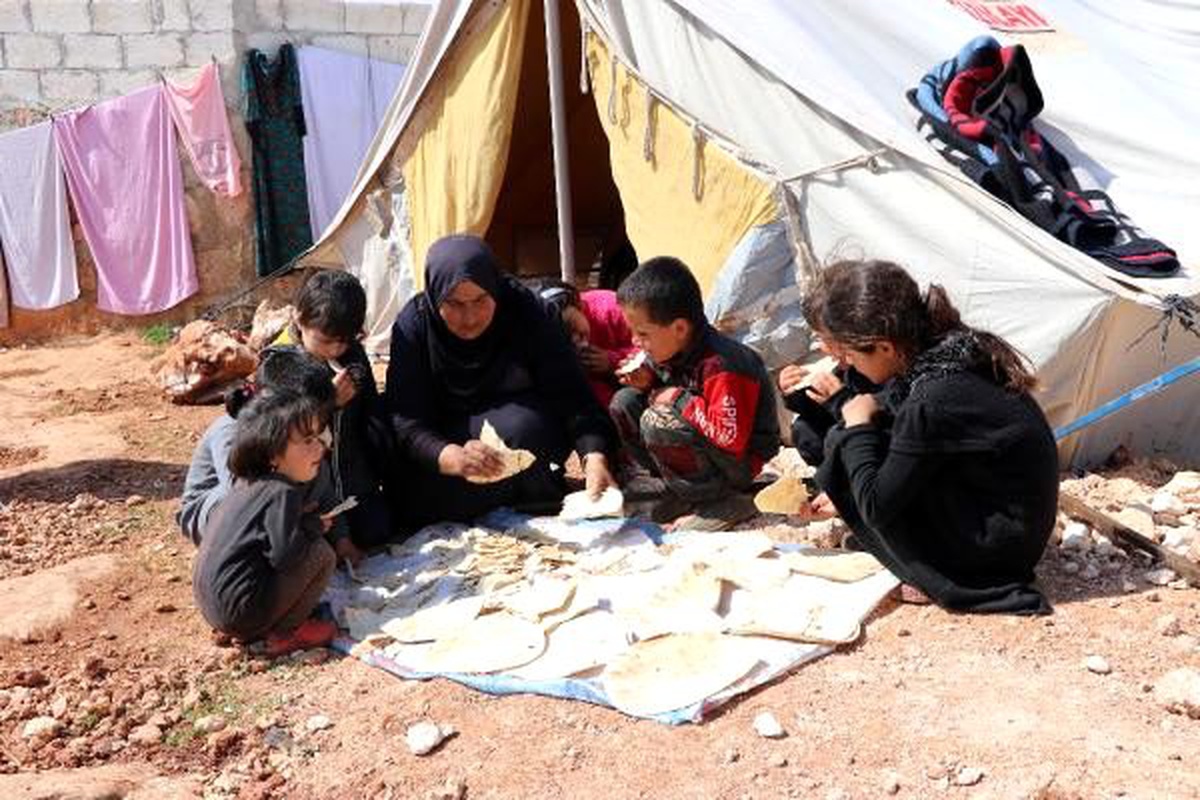 Eşi ile oğlunu kaybeden Suriyeli kadının, 9 çocuğuyla yaşam mücadelesi