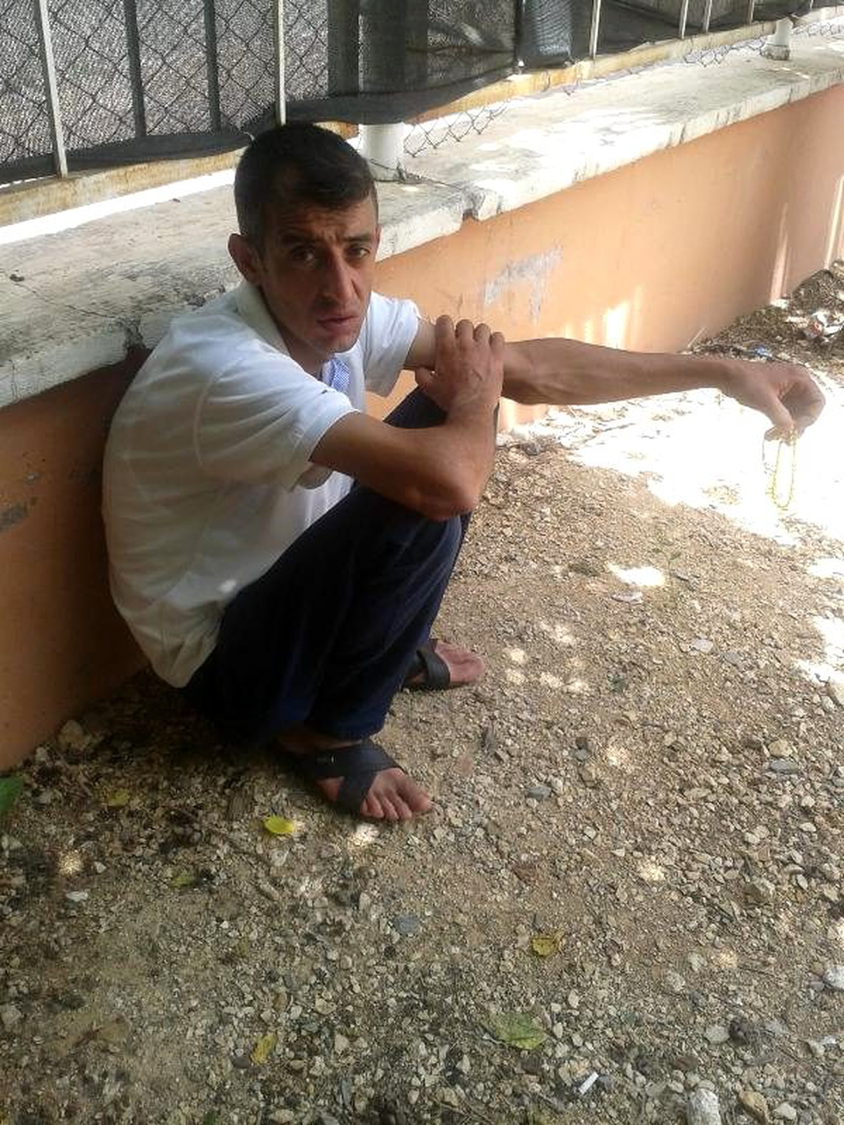 Eşine şiddet uygulamayacağına söz verdi, tahliye edildi