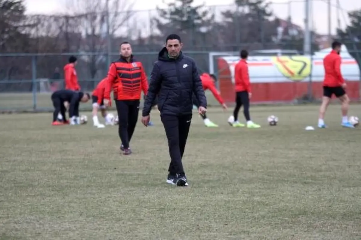 Eskişehirspor Teknik Direktörü Özer: Mucizeyi başarmak için yola çıktık