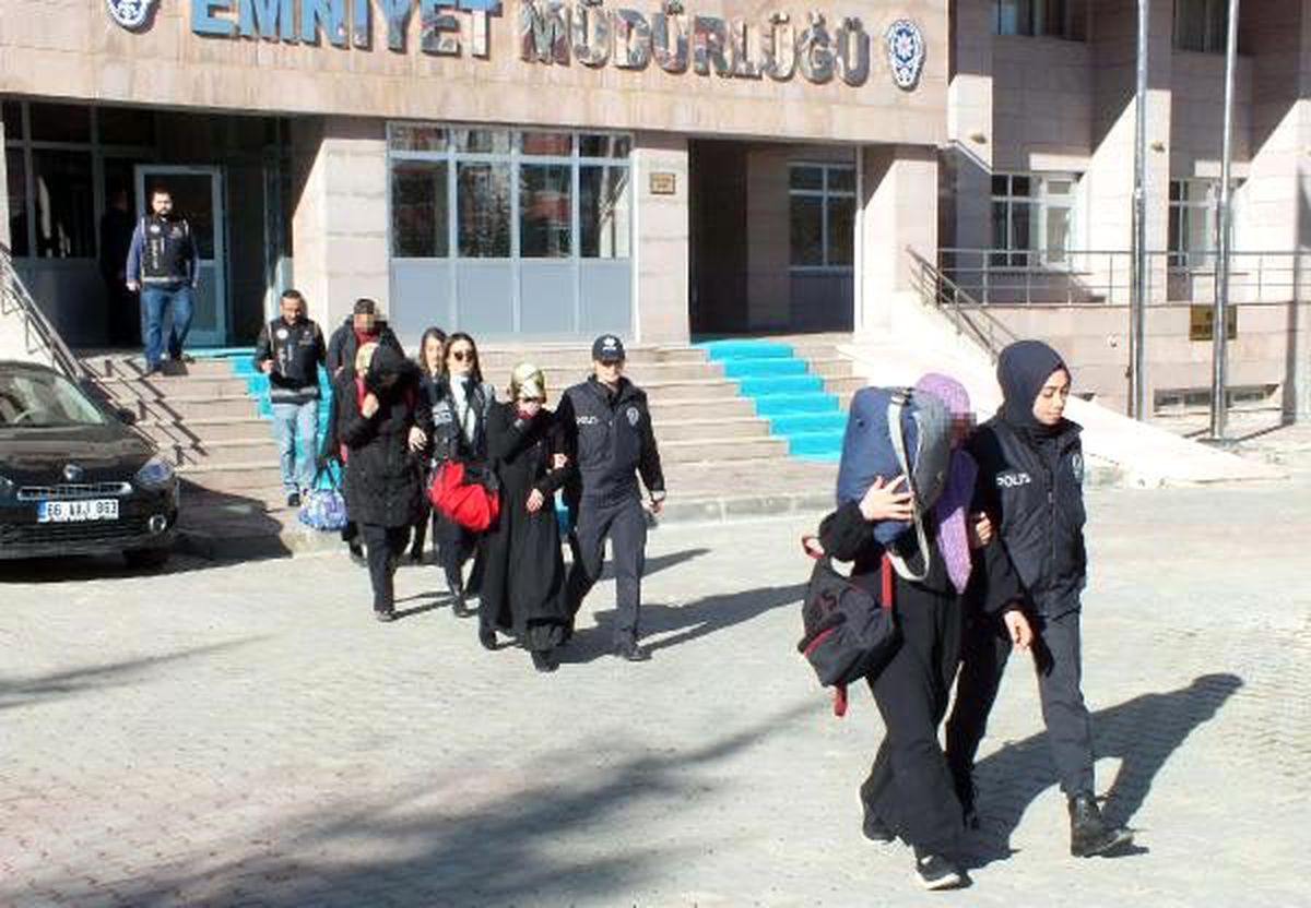 FETÖ\'nün \'kadın yapılanması\'na operasyonda 1 tutuklama