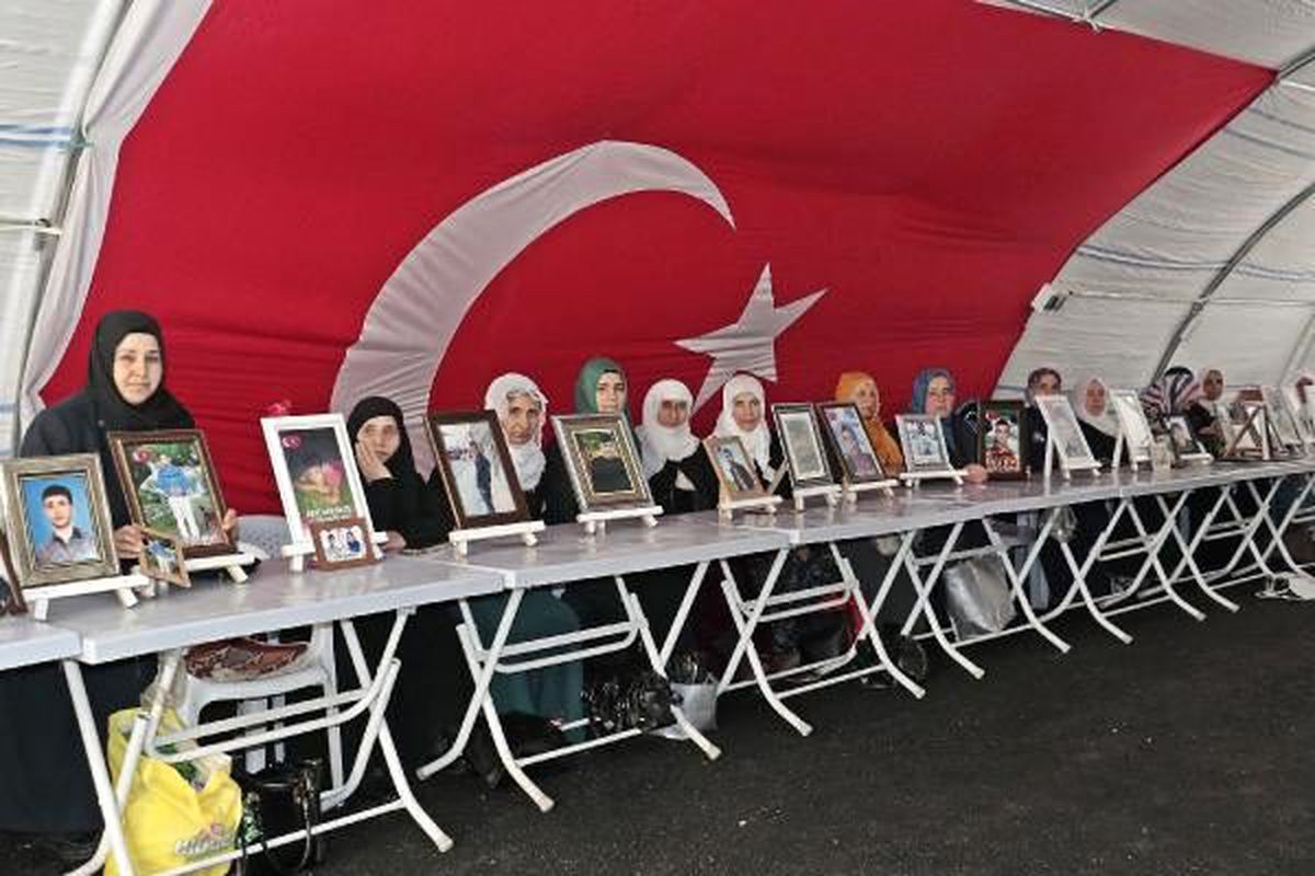 HDP önündeki eylemde 185\'inci gün